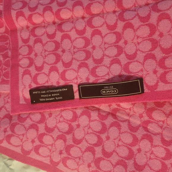 Pink Patterned Scarf - Picture 5 of 6